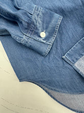 Carica l'immagine nel visualizzatore di Gallery, Camicia AYRTON Denim Mid-Wash 1969