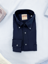 Carica l'immagine nel visualizzatore di Gallery, Camicia OCBD Oxford Navy Del Carmine 1969

