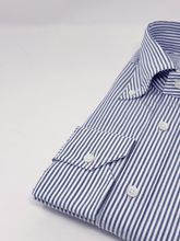 Carica l&#39;immagine nel visualizzatore di Gallery, Camicia Bacchetta Blu Seersucker Collo Francese
