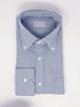 Carica l&#39;immagine nel visualizzatore di Gallery, Camicia Bacchetta Blu Seersucker Collo Francese

