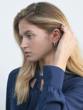 Carica l&#39;immagine nel visualizzatore di Gallery, Camicia Donna Evelyne Seta Blu

